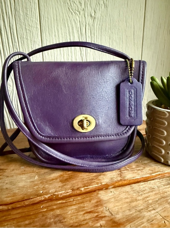 Coach Handbags - Vintage Coach Everett Mini Bag in Purple